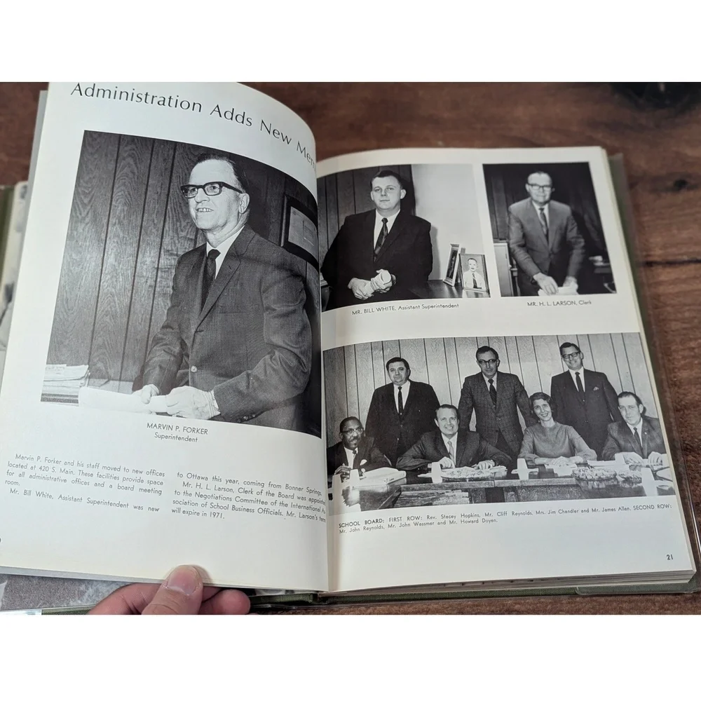 1970 Ottawa Kansas Recorder Yearbook‎ Autographs Photos Memories